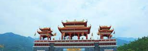 Tam quan khu danh thắng Tây Thiên