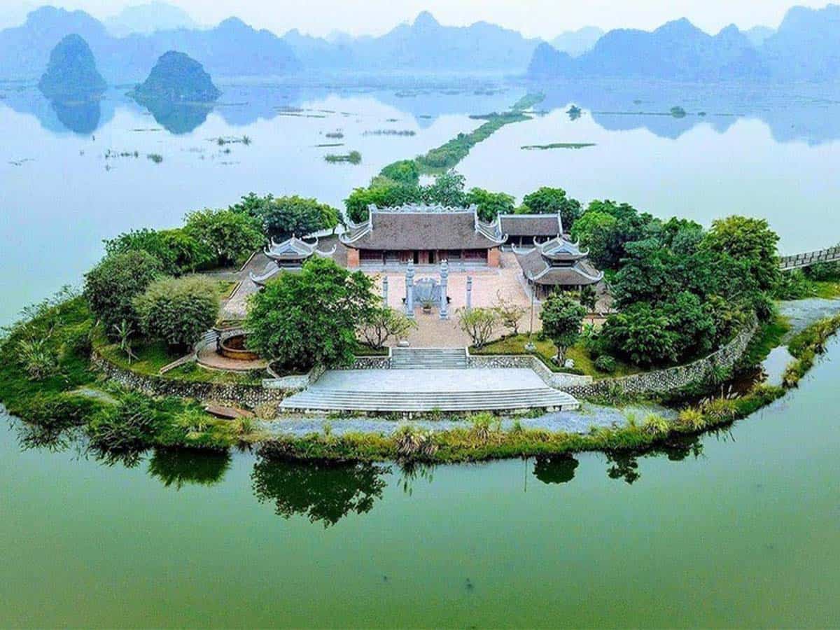 Toàn cảnh chùa Tam Chúc