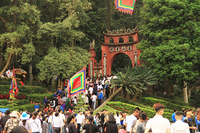 Tour ghép Đền Hùng - Mẫu Âu Cơ - Lạc Long Quân 1 ngày