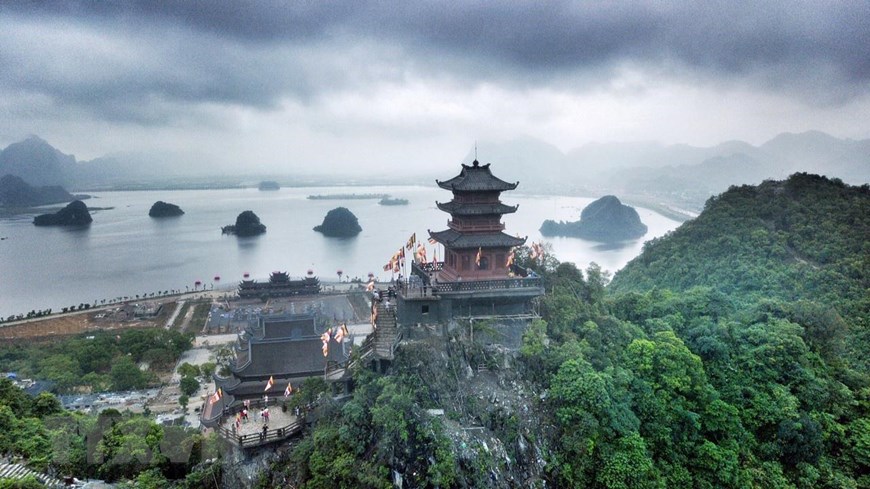 Du lịch chùa Tam Chúc