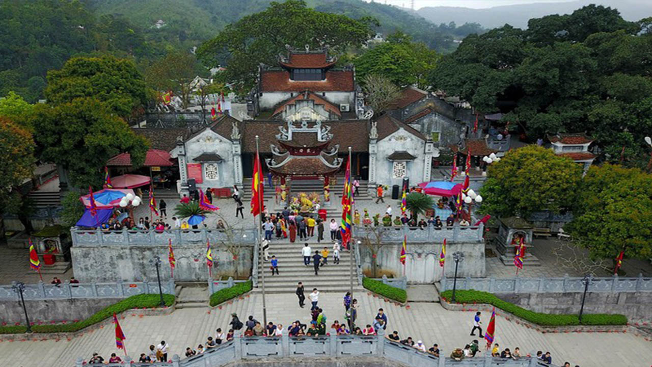 Đền Cửa Ông Quàng Ninh