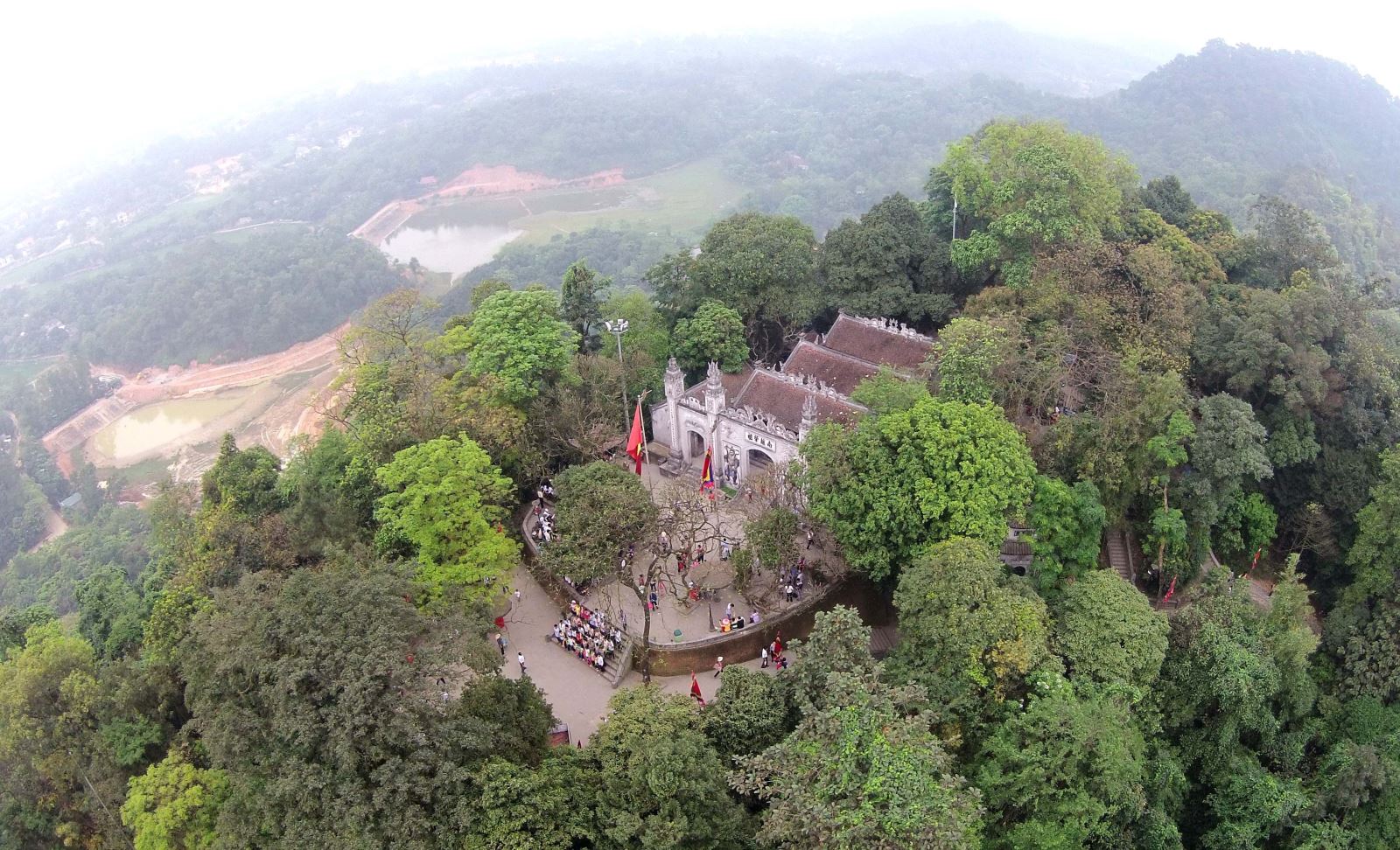 Tour ghép Đền Hùng - Mẫu Âu Cơ - Lạc Long Quân 1 ngày